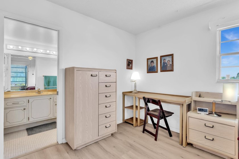 Discover comfortable living in this thoughtfully appointed - photo 20