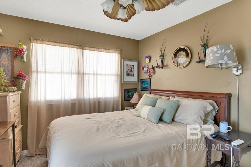 SELLER IS MOTIVATED! BRING ALL OFFERS!! This amazing newly - photo 21