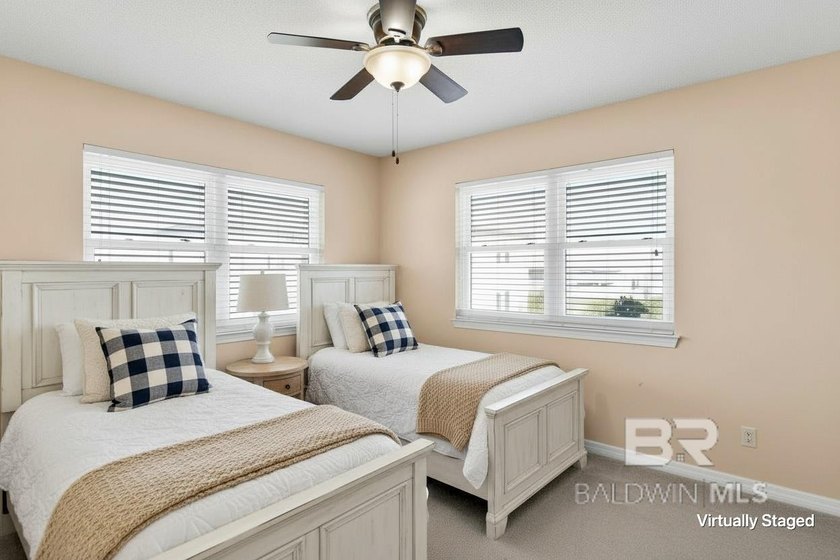 SELLER IS MOTIVATED! BRING ALL OFFERS!! This amazing newly - photo 23