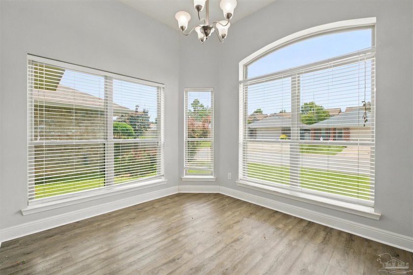 Thoughtful design and an efficient layout make this - photo 3