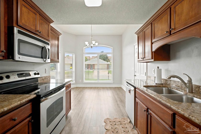 Thoughtful design and an efficient layout make this - photo 10