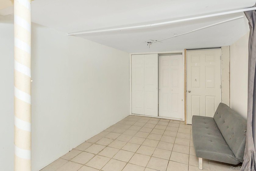 Sprawling &amp; Spectacular 5 Bedroom Home Offering 4 Full Baths - photo 18