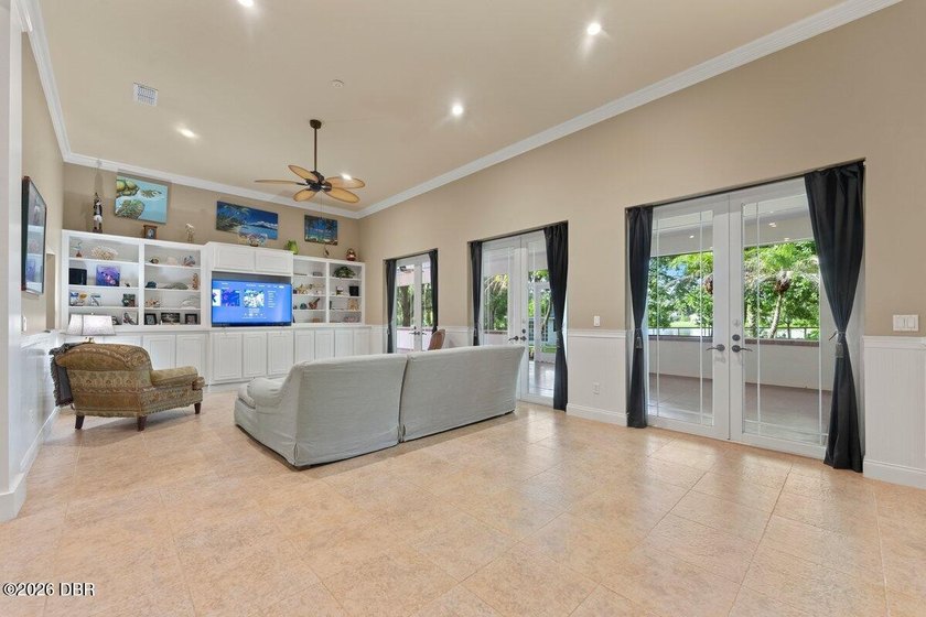 Welcome to your own private estate, where luxury, tranquility - photo 24