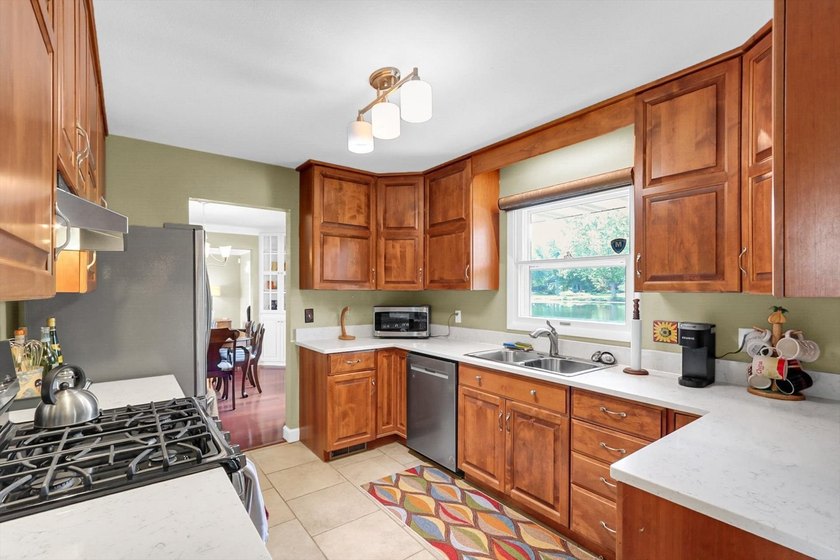 Rare opportunity in the highly desirable Lake Park subdivision! - photo 5