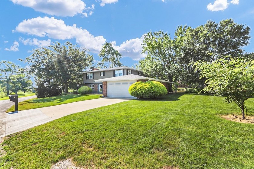 Rare opportunity in the highly desirable Lake Park subdivision! - photo 9