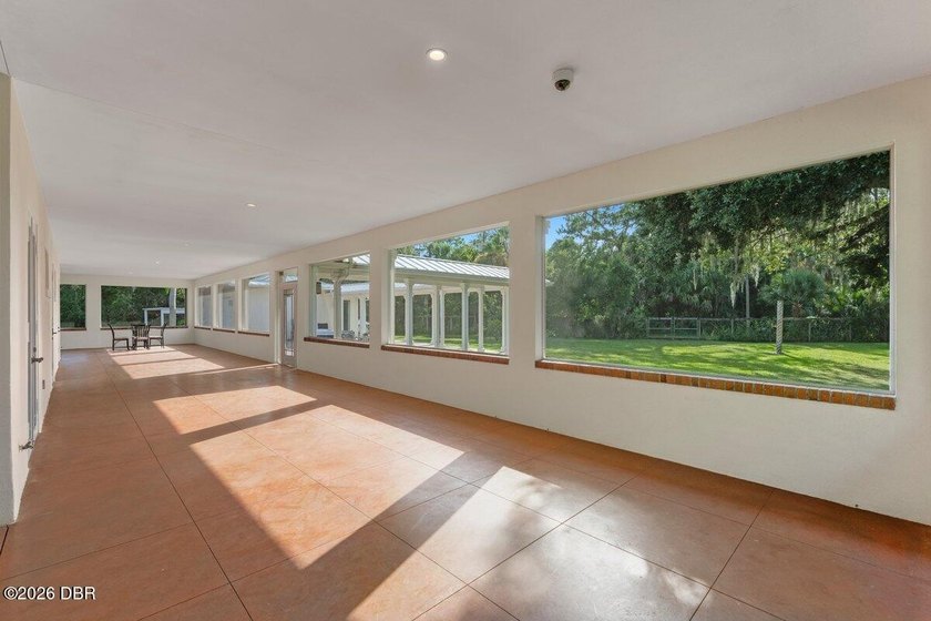 Welcome to your own private estate, where luxury, tranquility - photo 42