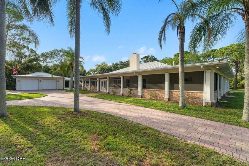 Welcome to your own private estate, where luxury, tranquility - photo 48