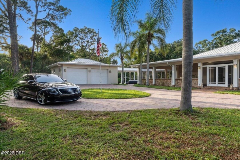 Welcome to your own private estate, where luxury, tranquility - photo 50