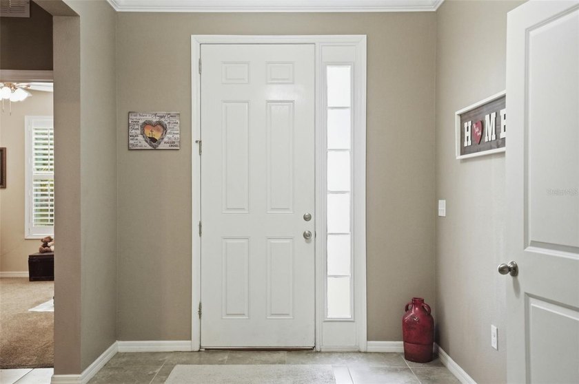 Welcome to this beautifully maintained 4-bedroom, 3 full bath - photo 4