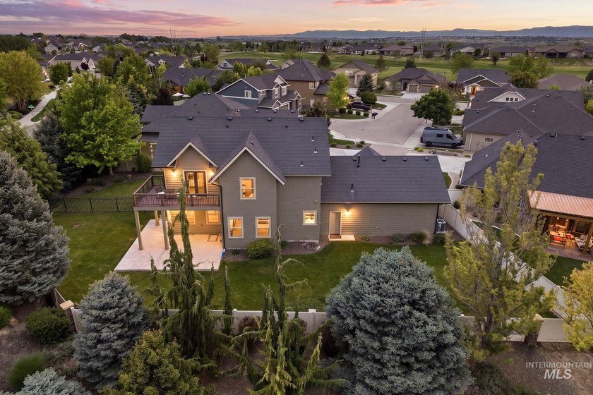 Welcome home to this exceptional residence, thoughtfully crafted - photo 3