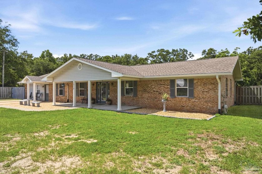 MOTIVATED SELLER!! Bring all offers!! Welcome to this elegantly - photo 3
