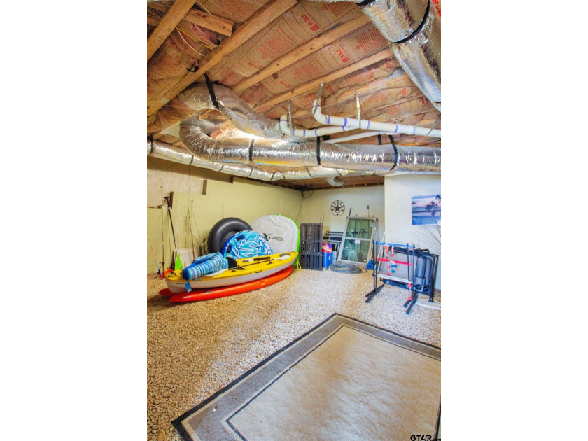 This stunning 4-bedroom, custom built 3408 sq ft lake front home - photo 35