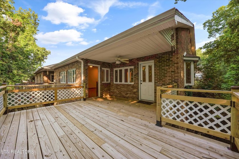 This one checks all the boxes, one level living, move-in ready - photo 31