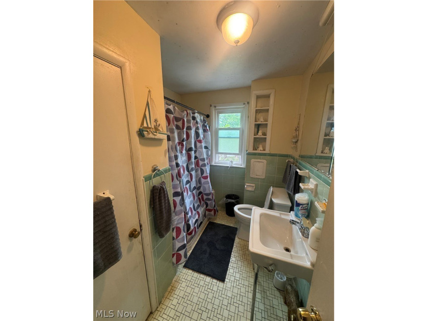 Investor opportunity in the heart of Euclid! This - photo 13