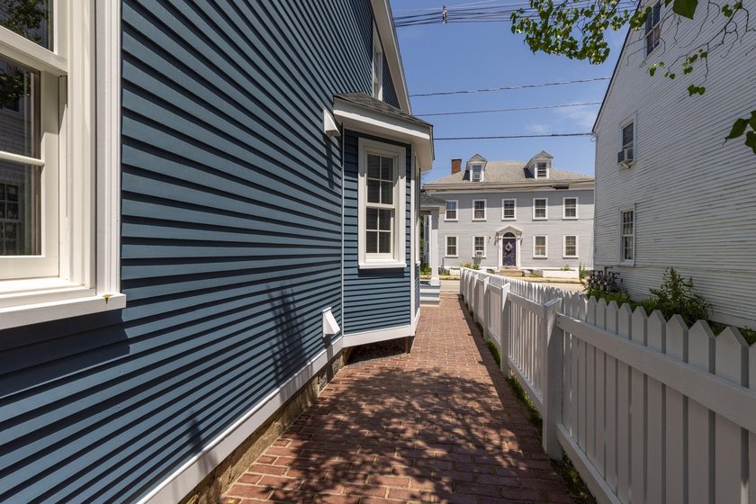 Steeped in Portsmouth history yet reimagined for modern living - photo 33