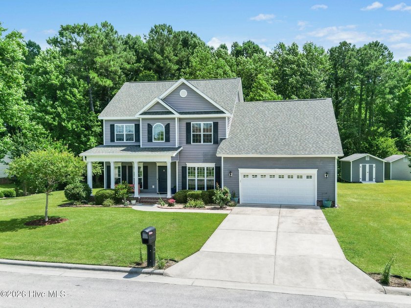 Welcome to this beautifully maintained home, perfectly situated - photo 2