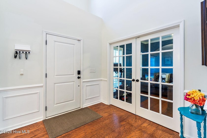 Welcome to this beautifully maintained home, perfectly situated - photo 10