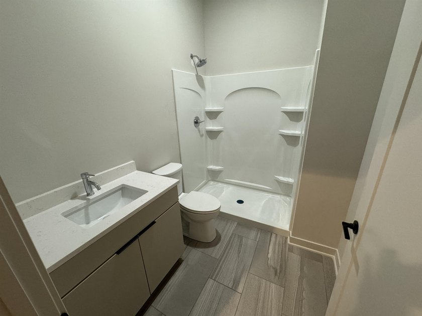 Welcome to luxury living redefined in Lakeshore Estates!! - photo 11