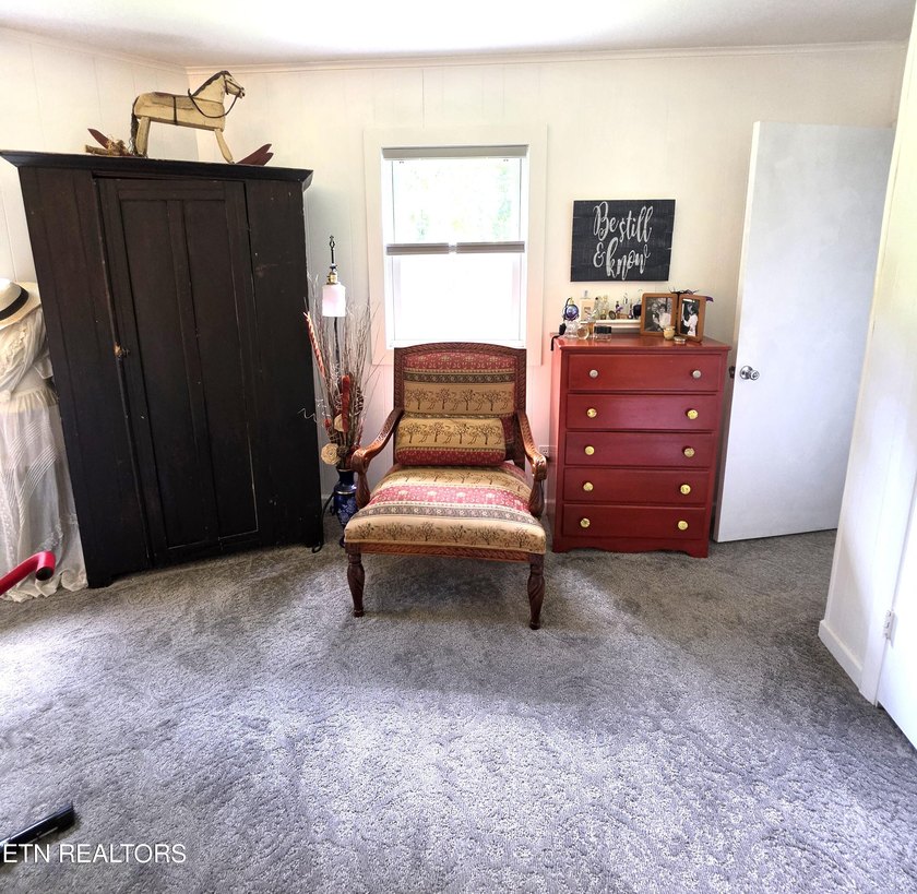 Discover this beautiful 3 bedroom, 2.5 bathroom LAKEFRONT home - photo 29