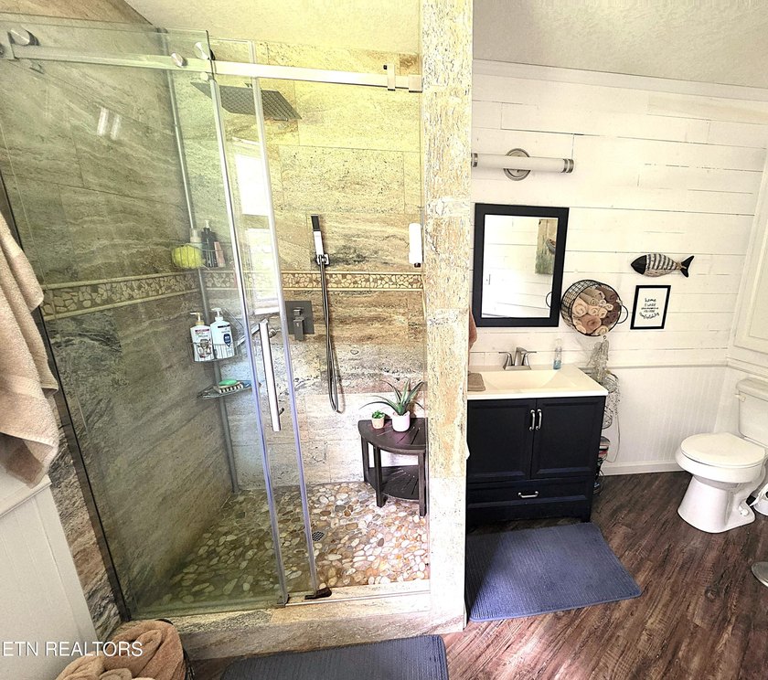 Discover this beautiful 3 bedroom, 2.5 bathroom LAKEFRONT home - photo 30