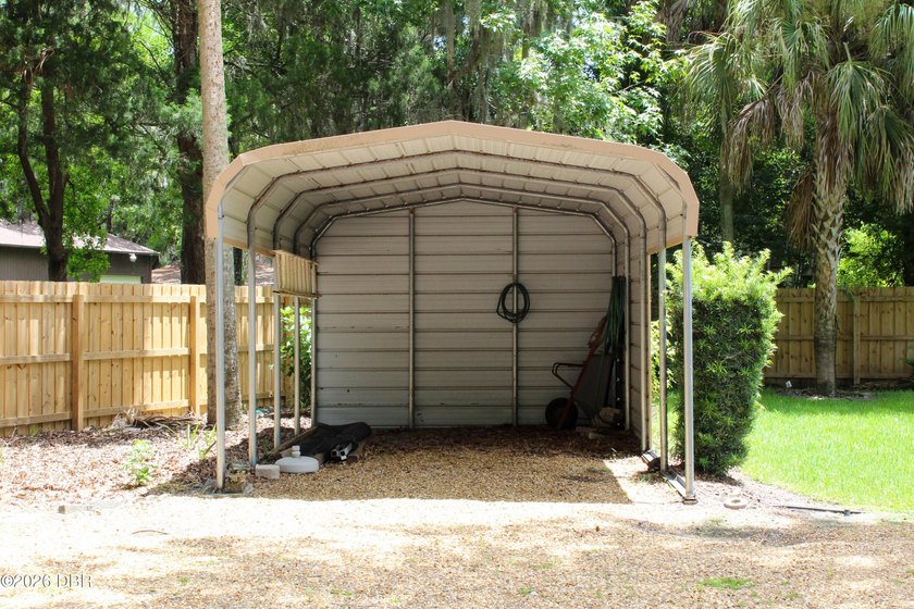 **Space. Privacy. Endless Possibilities.** Properties like this - photo 31