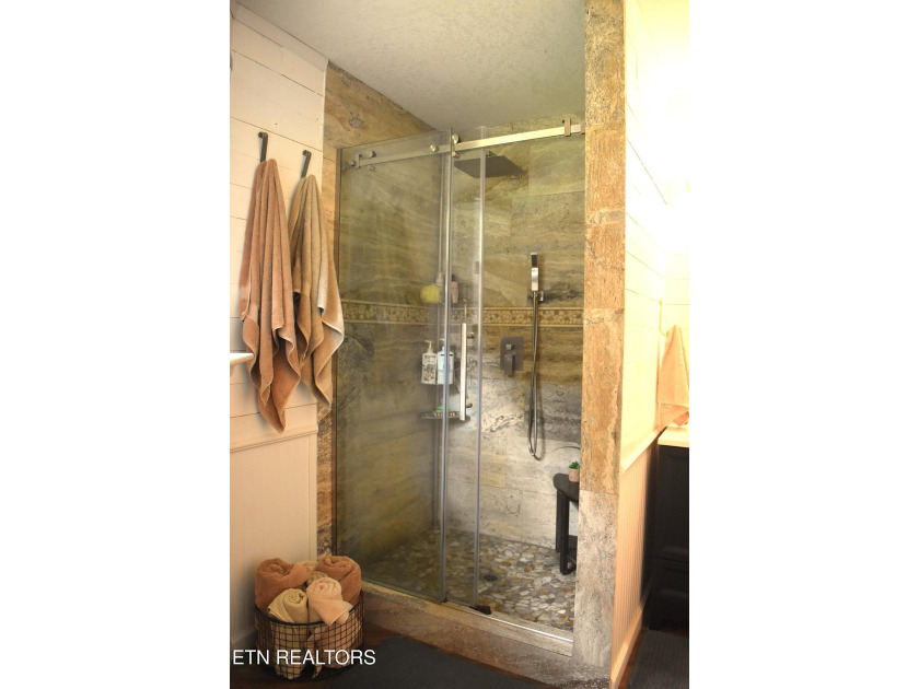 Discover this beautiful 3 bedroom, 2.5 bathroom LAKEFRONT home - photo 31