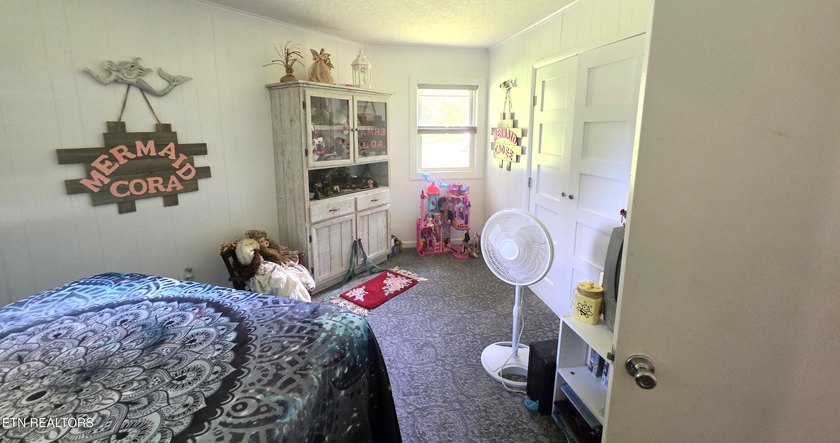 Discover this beautiful 3 bedroom, 2.5 bathroom LAKEFRONT home - photo 37