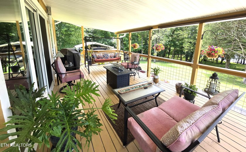 Discover this beautiful 3 bedroom, 2.5 bathroom LAKEFRONT home - photo 42
