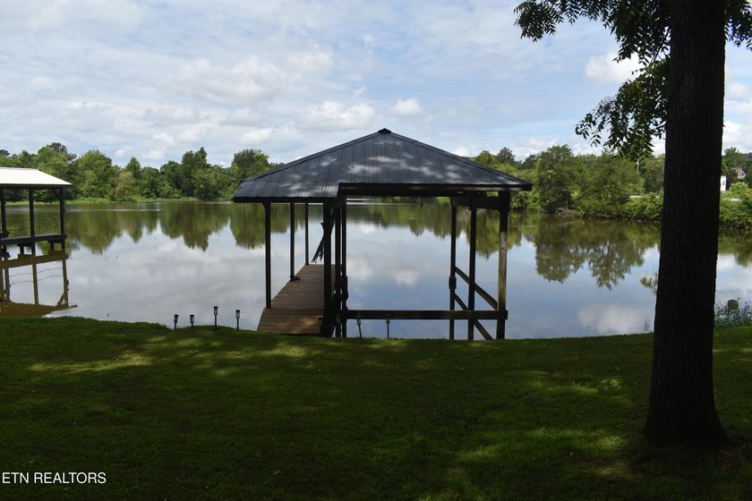 Discover this beautiful 3 bedroom, 2.5 bathroom LAKEFRONT home - photo 43