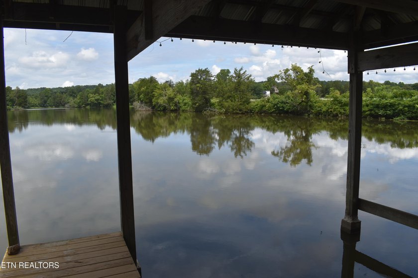 Discover this beautiful 3 bedroom, 2.5 bathroom LAKEFRONT home - photo 45