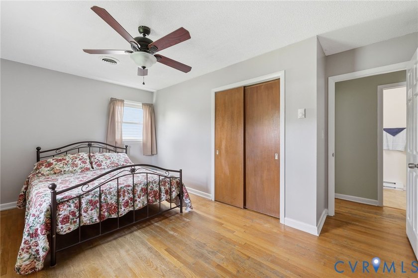 Welcome to this charming 3-bedroom, 1.5-bath home in the heart - photo 17