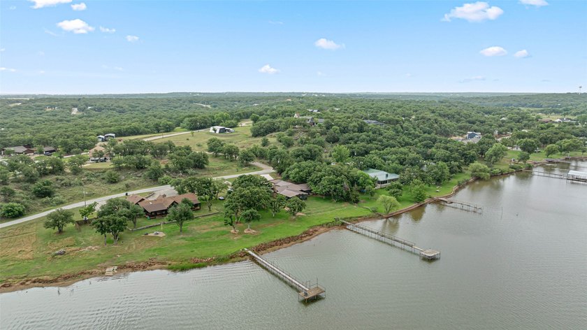 Nocona Hills Waterfront Retreat Experience the best of lake - photo 4