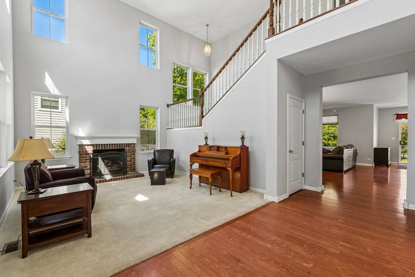 Welcome to this beautifully maintained 4-bedroom, 2.5-bath home - photo 3