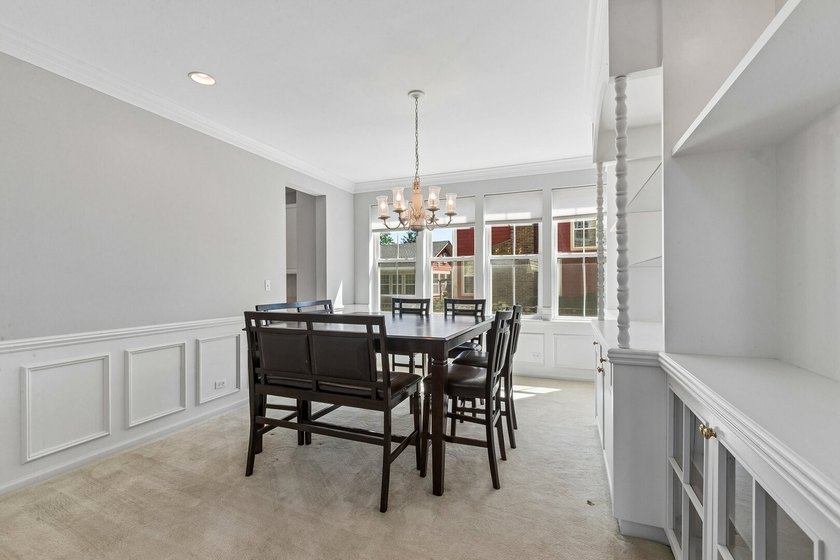 Welcome to this beautifully maintained 4-bedroom, 2.5-bath home - photo 10
