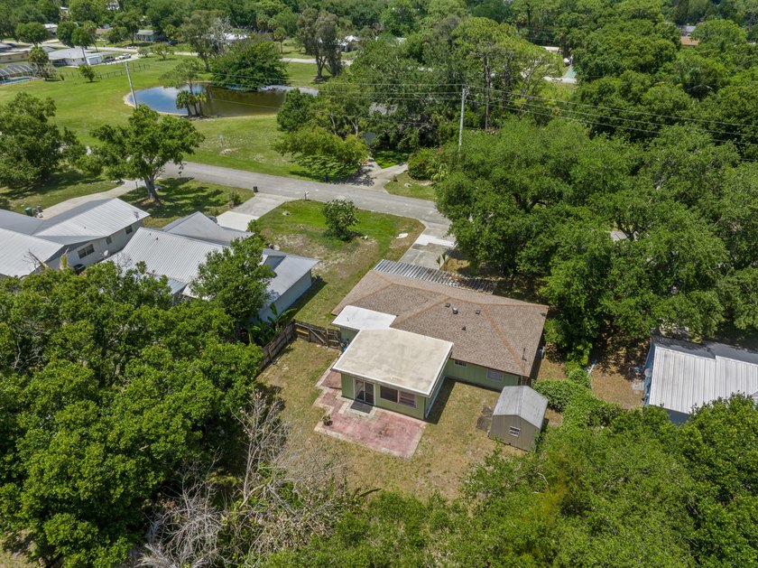 This inviting 2-bedroom, 2-bath Lakewood Park home blends - photo 33