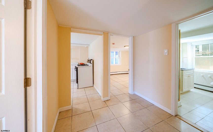 Rare Investment Opportunity! Legal duplex, Unit 1 consists of 3 - photo 22
