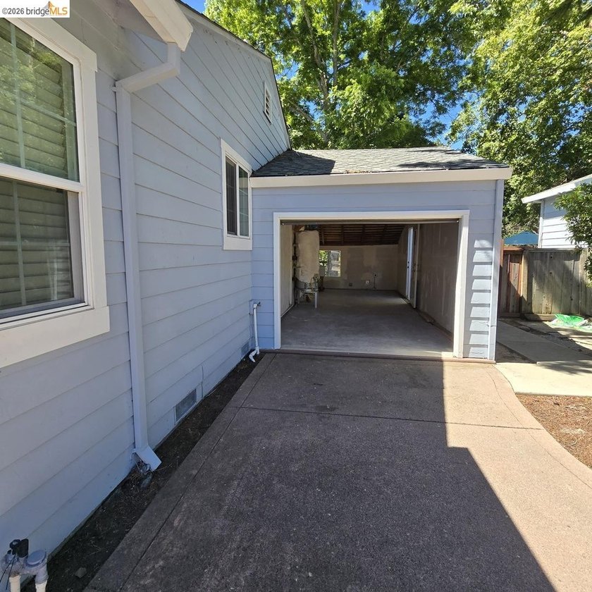 Rare Sun Valley opportunity on a level 8,480 sq. ft. lot - photo 34