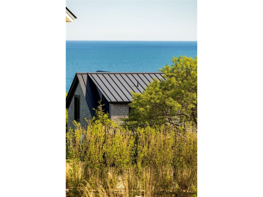 Welcome to a truly exceptional year round residence on Mohegan - photo 4