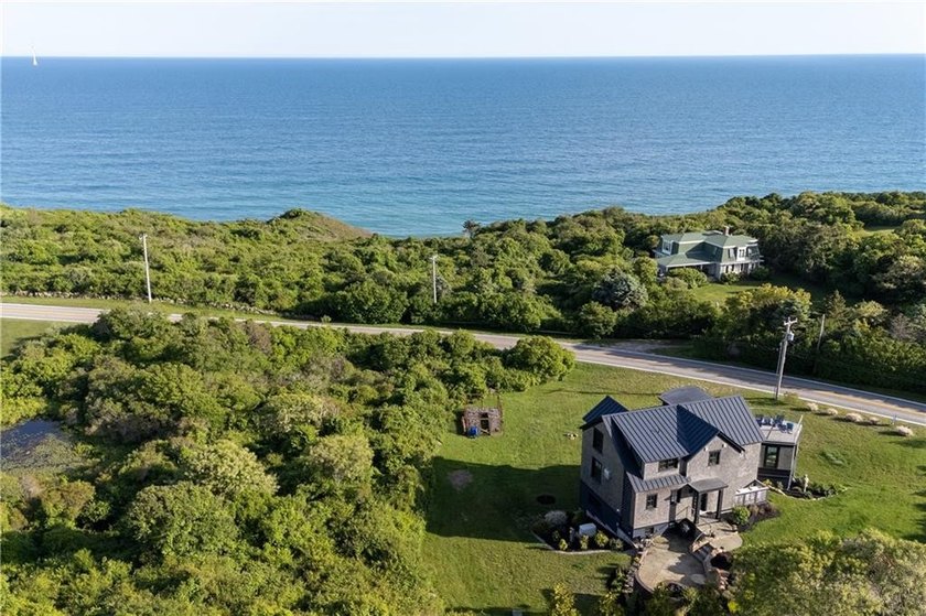 Welcome to a truly exceptional year round residence on Mohegan - photo 5