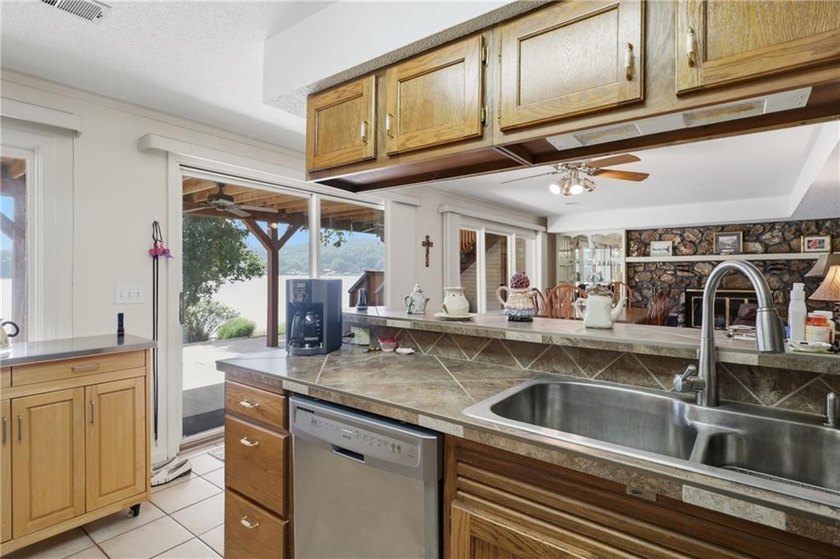 Experience the ultimate Lake of the Ozarks lifestyle at this - photo 11