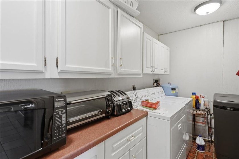 Experience the ultimate Lake of the Ozarks lifestyle at this - photo 12
