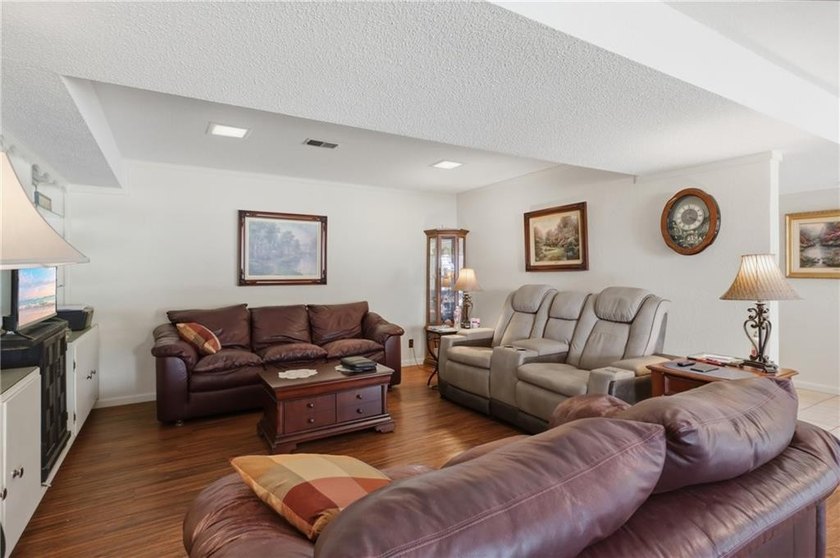 Experience the ultimate Lake of the Ozarks lifestyle at this - photo 16