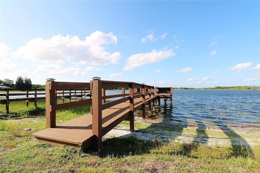 Welcome to your ideal 55+ LAKEFRONT retreat in beautiful Lake - photo 17