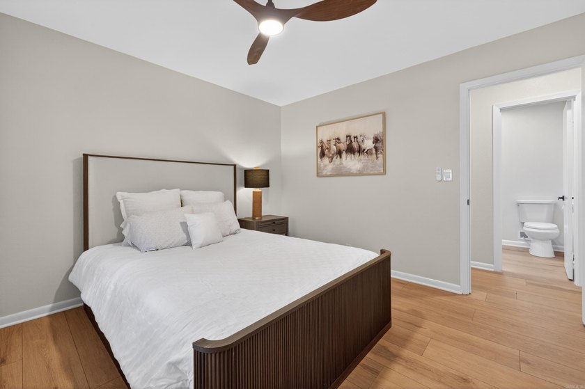 Fully Remodeled, New HVAC and Move-In Ready with a Private - photo 22