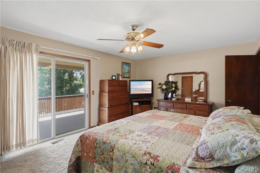 Experience the ultimate Lake of the Ozarks lifestyle at this - photo 22