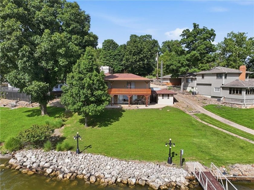Experience the ultimate Lake of the Ozarks lifestyle at this - photo 35