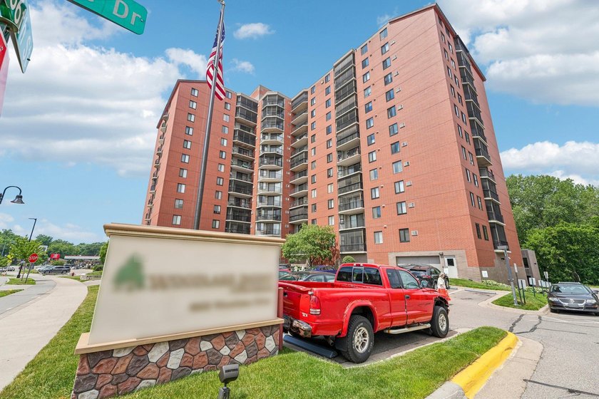 Welcome to maintenance-free living at its finest! Nestled in the - photo 2