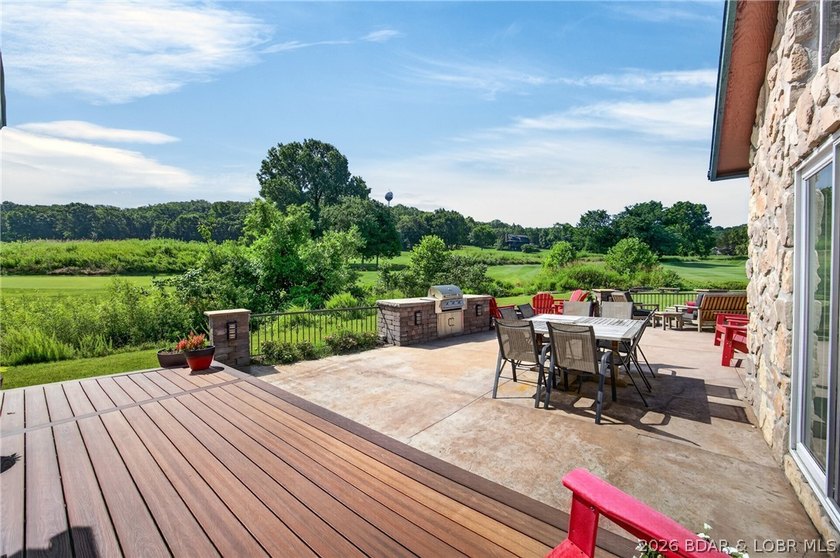 Stunning Cottage Overlooking the 16th Fairway! From peaceful - photo 25