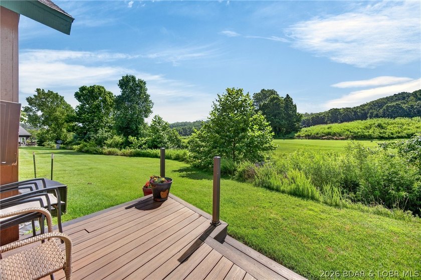 Stunning Cottage Overlooking the 16th Fairway! From peaceful - photo 26