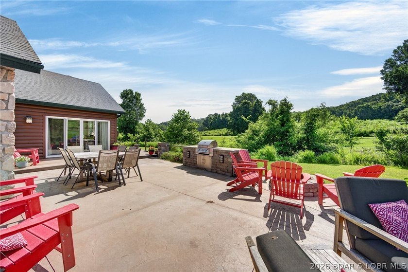 Stunning Cottage Overlooking the 16th Fairway! From peaceful - photo 30